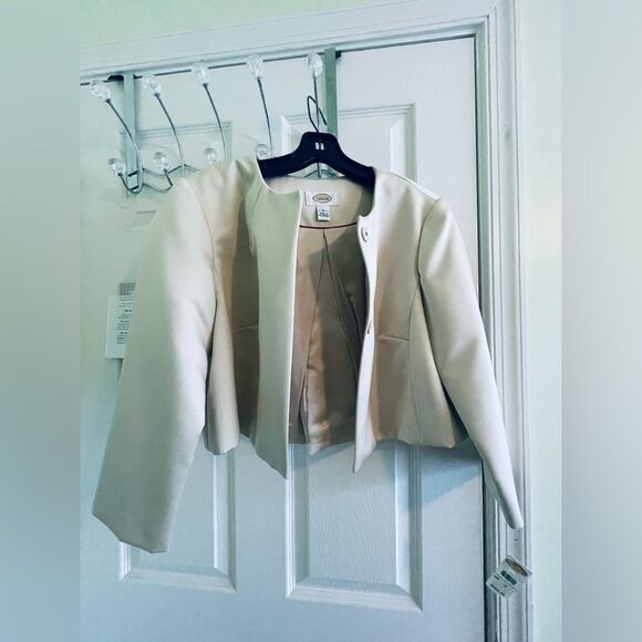 Talbots Cream Suit - Blazer Skirt Combo - size 8 - Business casual - church wear - Picture 4 of 9